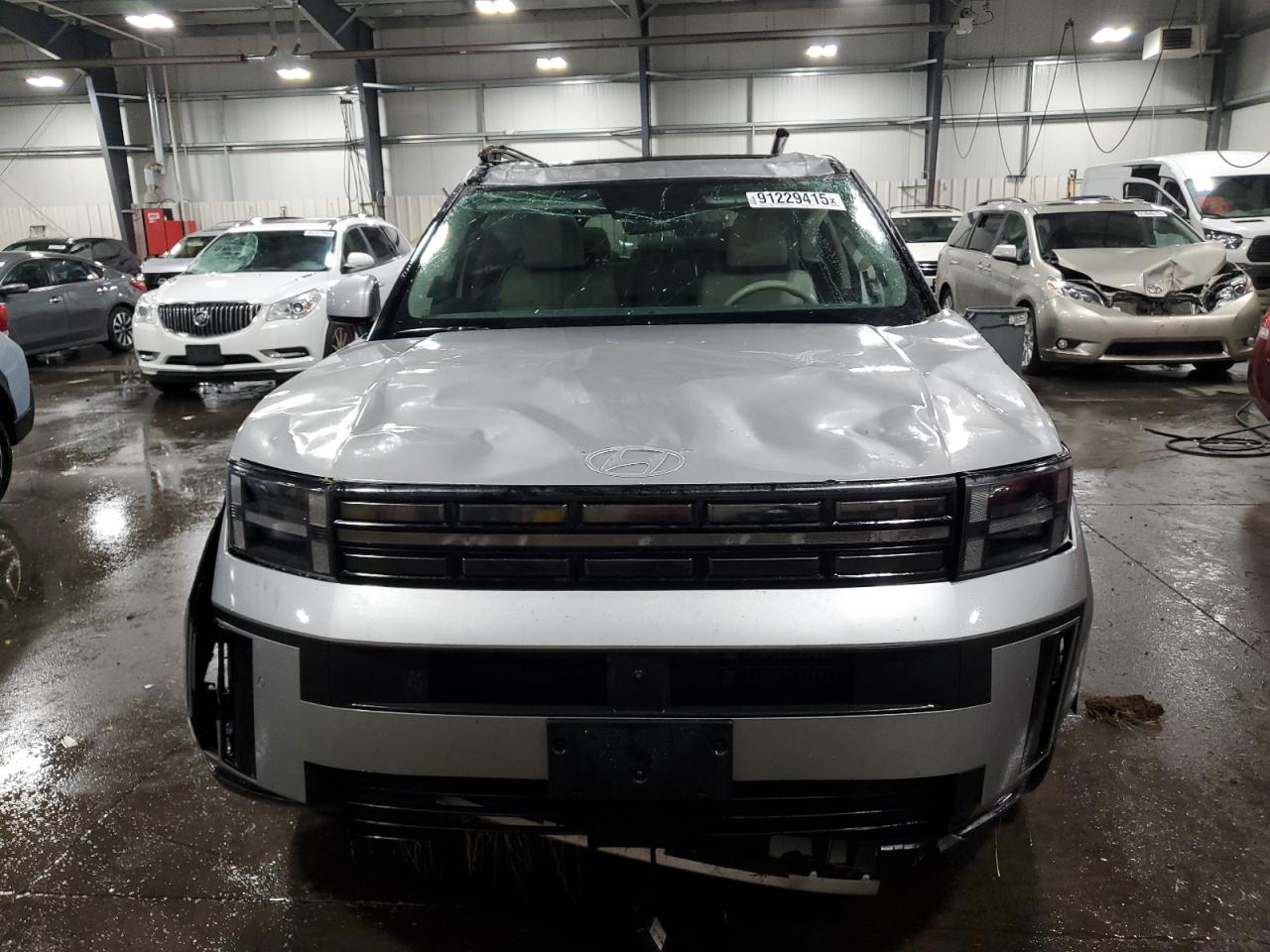 Hyundai SANTA FE Limited Image 2