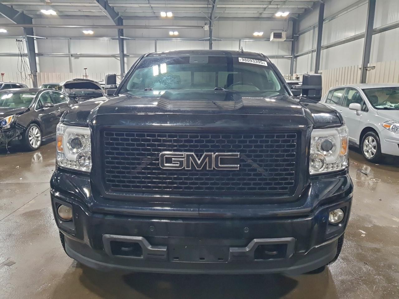 GMC Sierra K1500 Denali Image 2