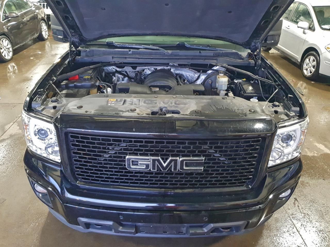 GMC Sierra K1500 Denali Image 11