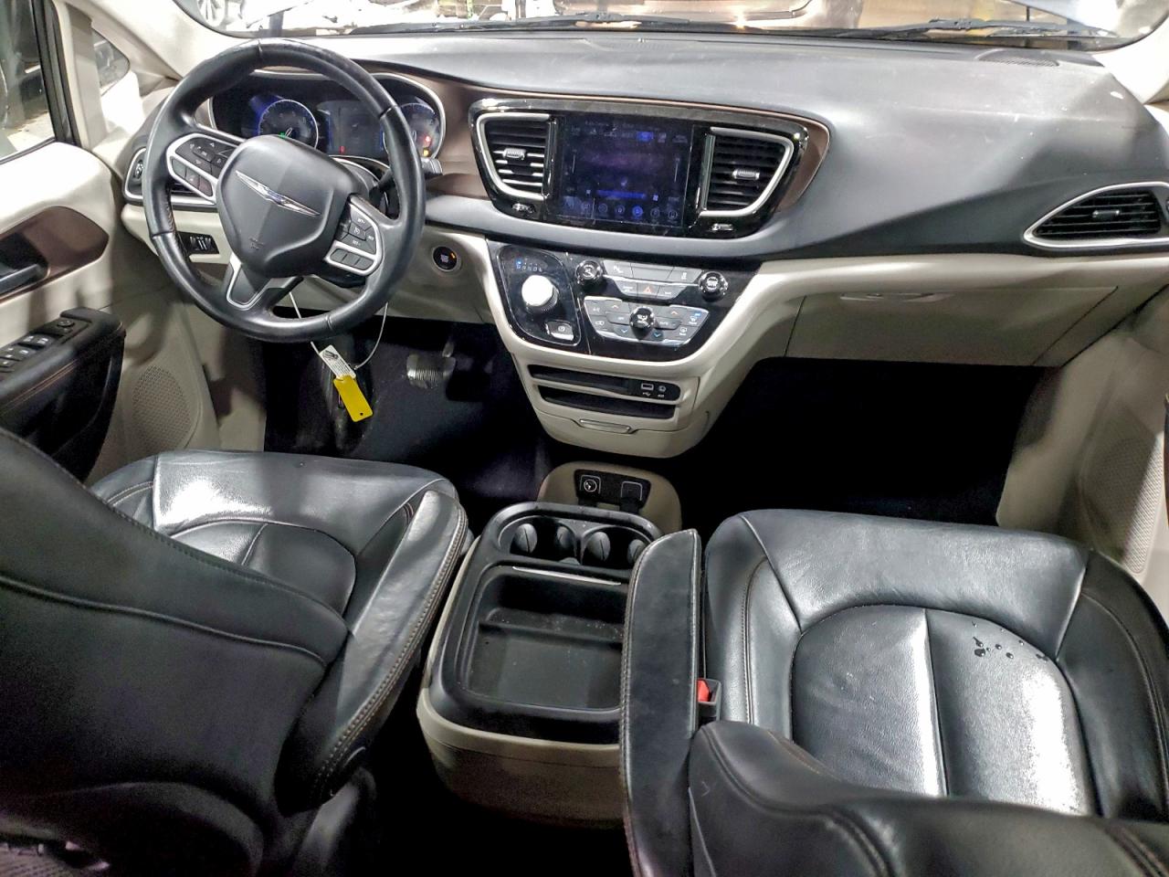Chrysler Pacifica Touring L Image 5