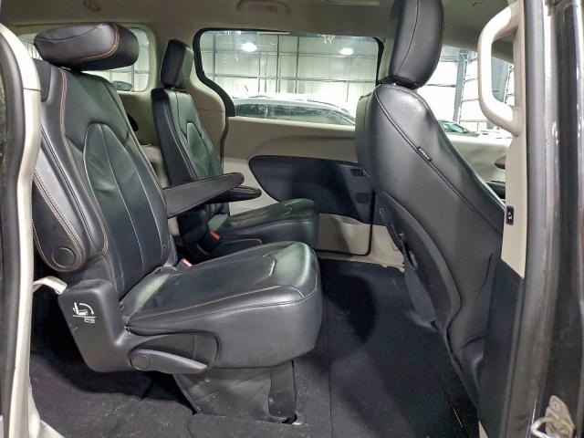 Chrysler Pacifica Touring L Image 9