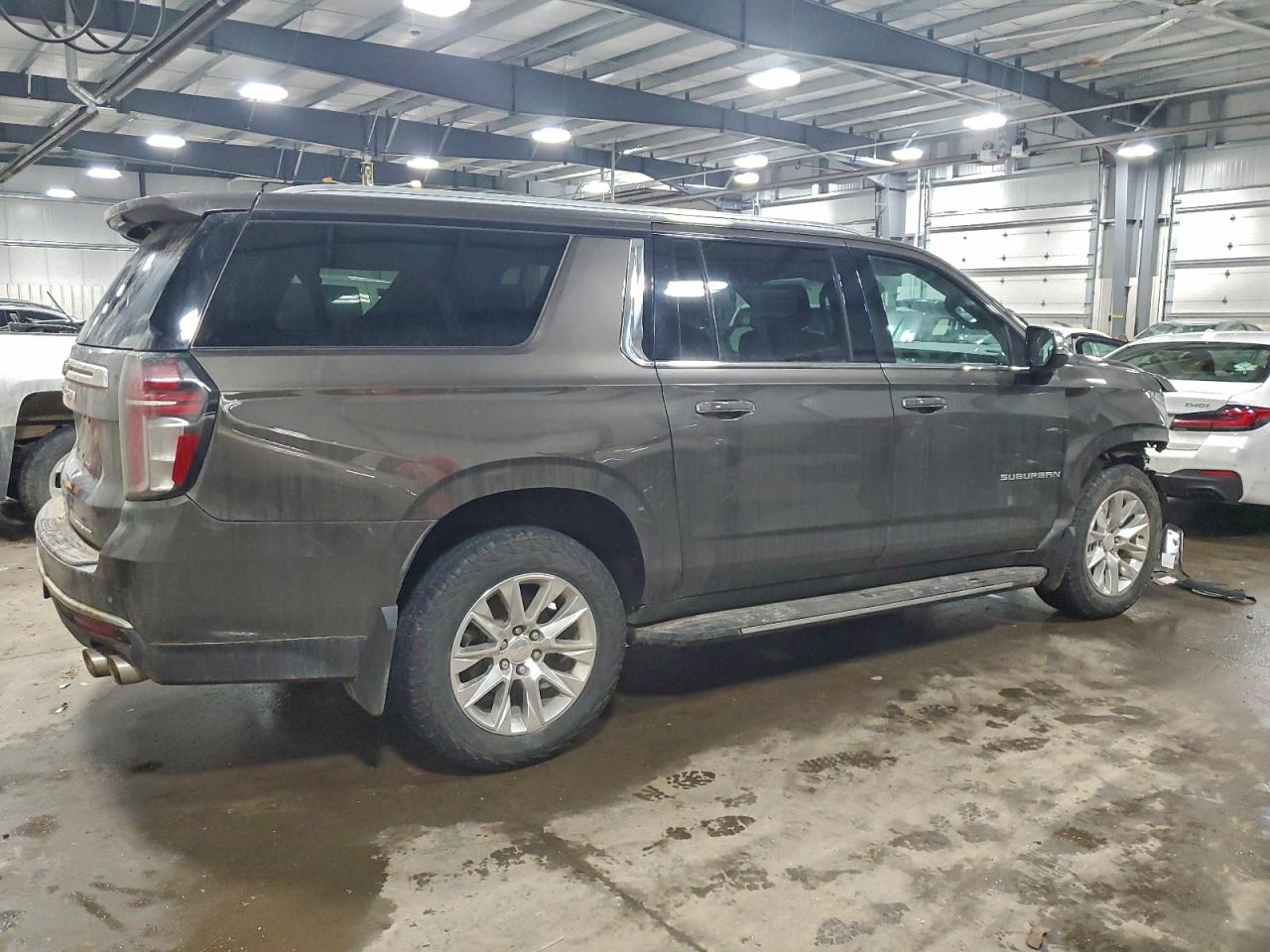 Chevrolet Suburban K1500 Premier Image 9