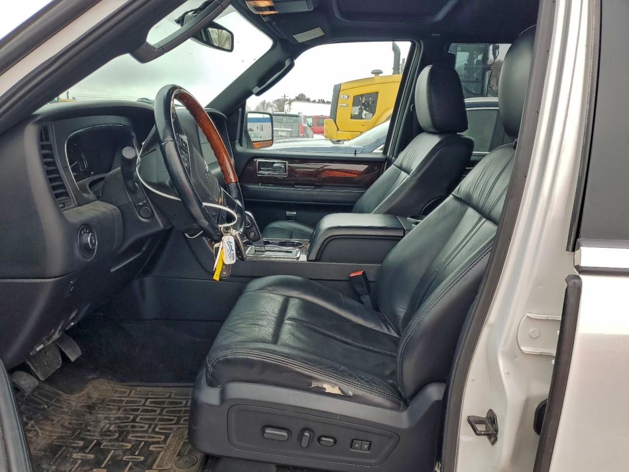 Lincoln Navigator L Image 3