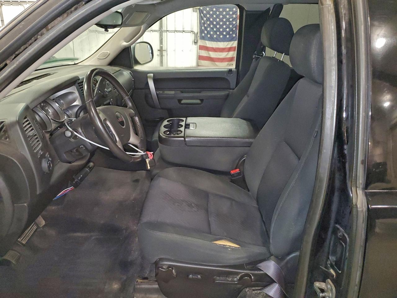 GMC Sierra K1500 Sle Image 2