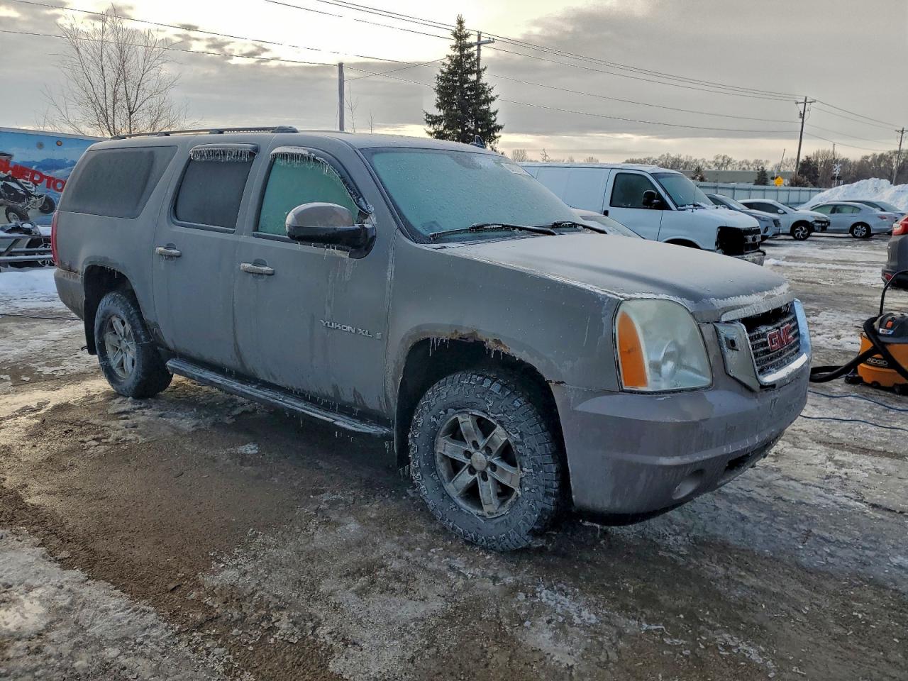 GMC Yukon K1500 Image 4