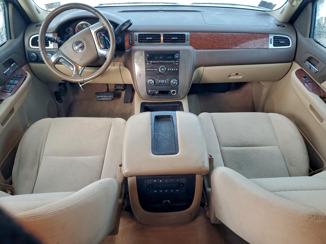 GMC Yukon K1500 Image 8