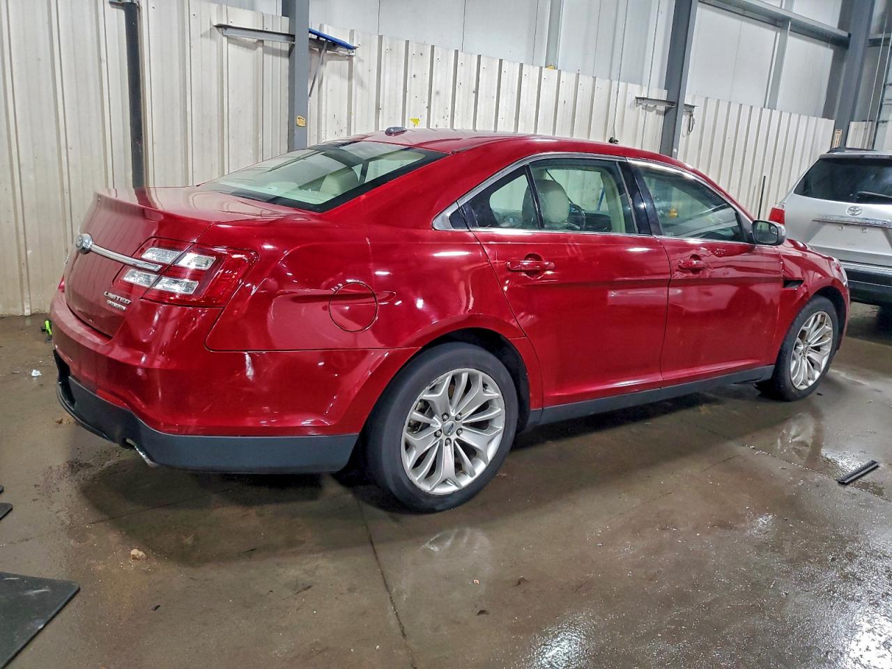 Ford Taurus Limited Image 11