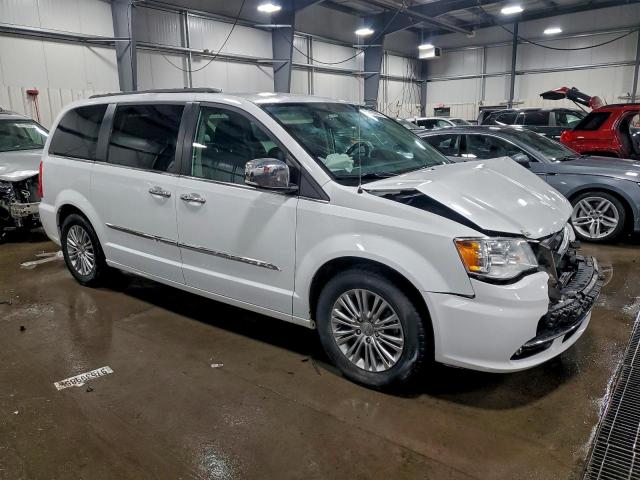 Chrysler Minivan Touring L Image 3