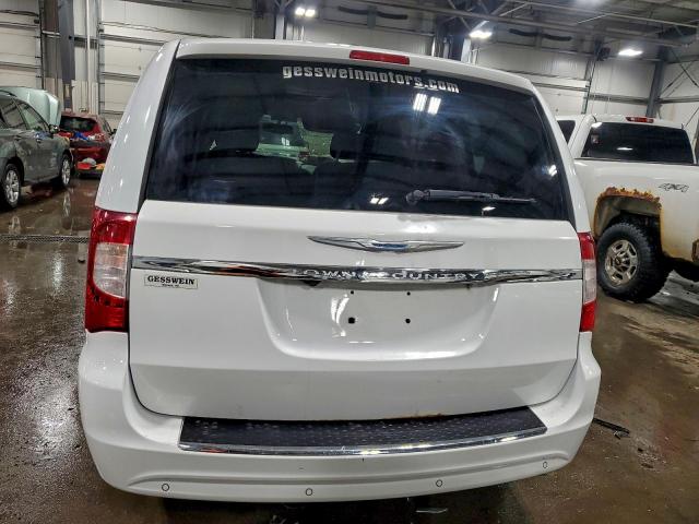 Chrysler Minivan Touring L Image 5