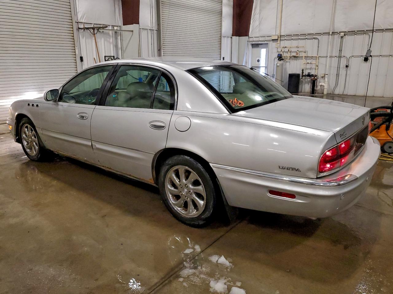 Buick Park Ave Ultra Image 2