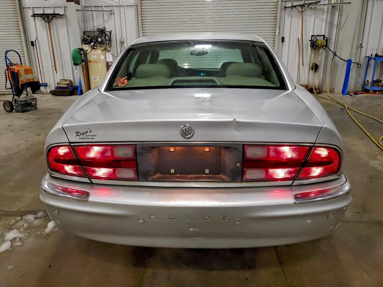 Buick Park Ave Ultra Image 6