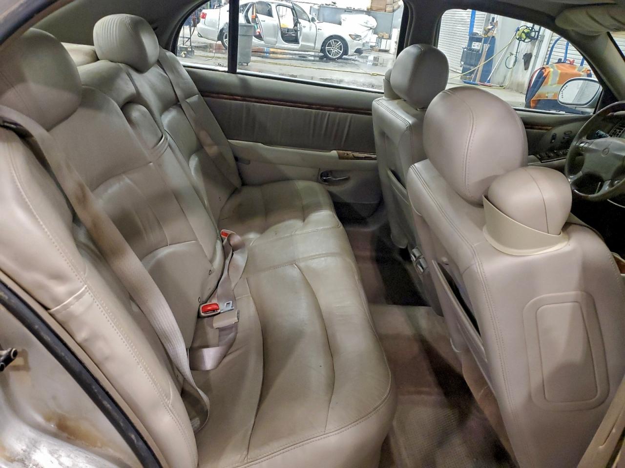 Buick Park Ave Ultra Image 11