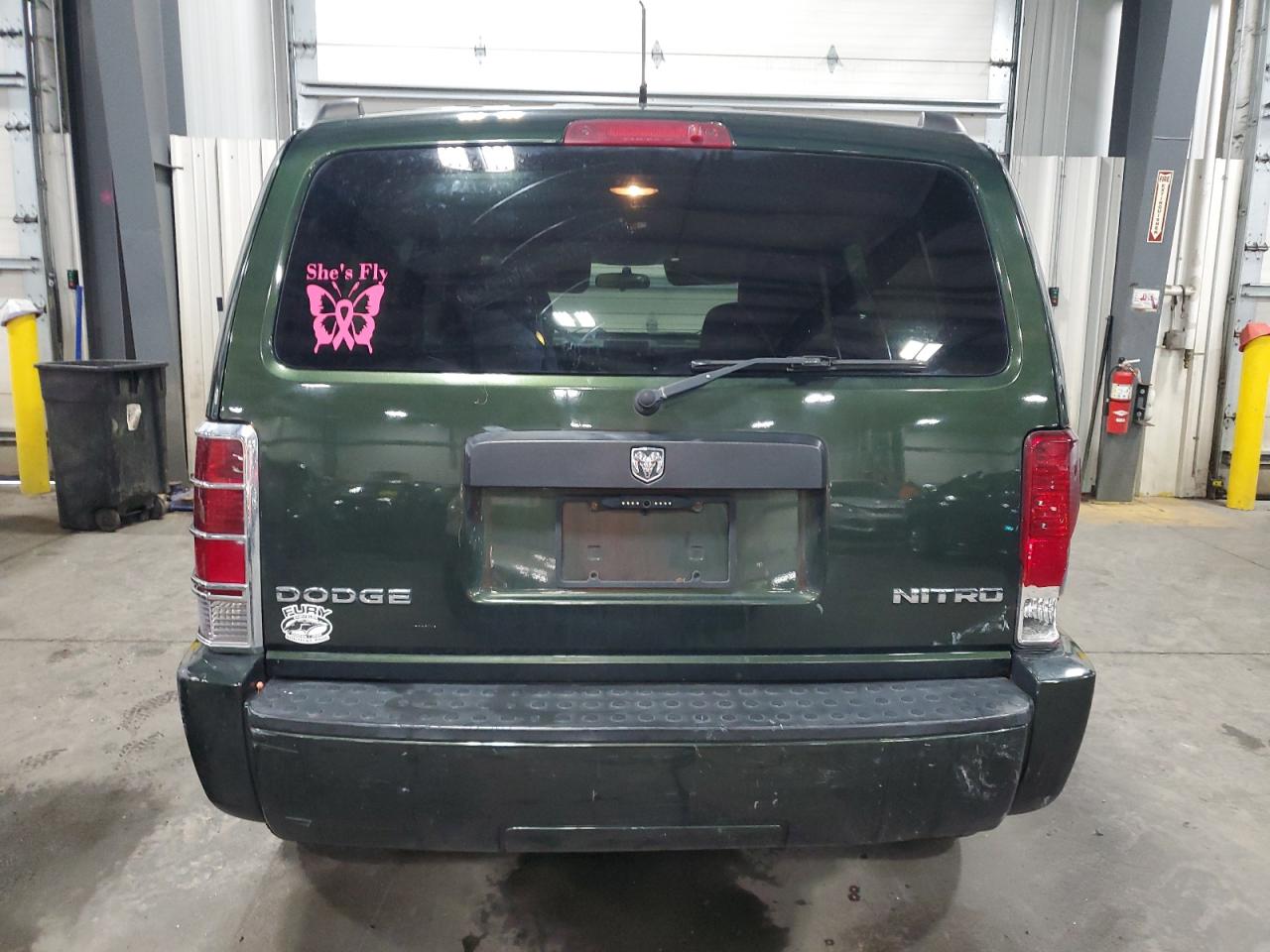 Dodge Nitro Se Image 9