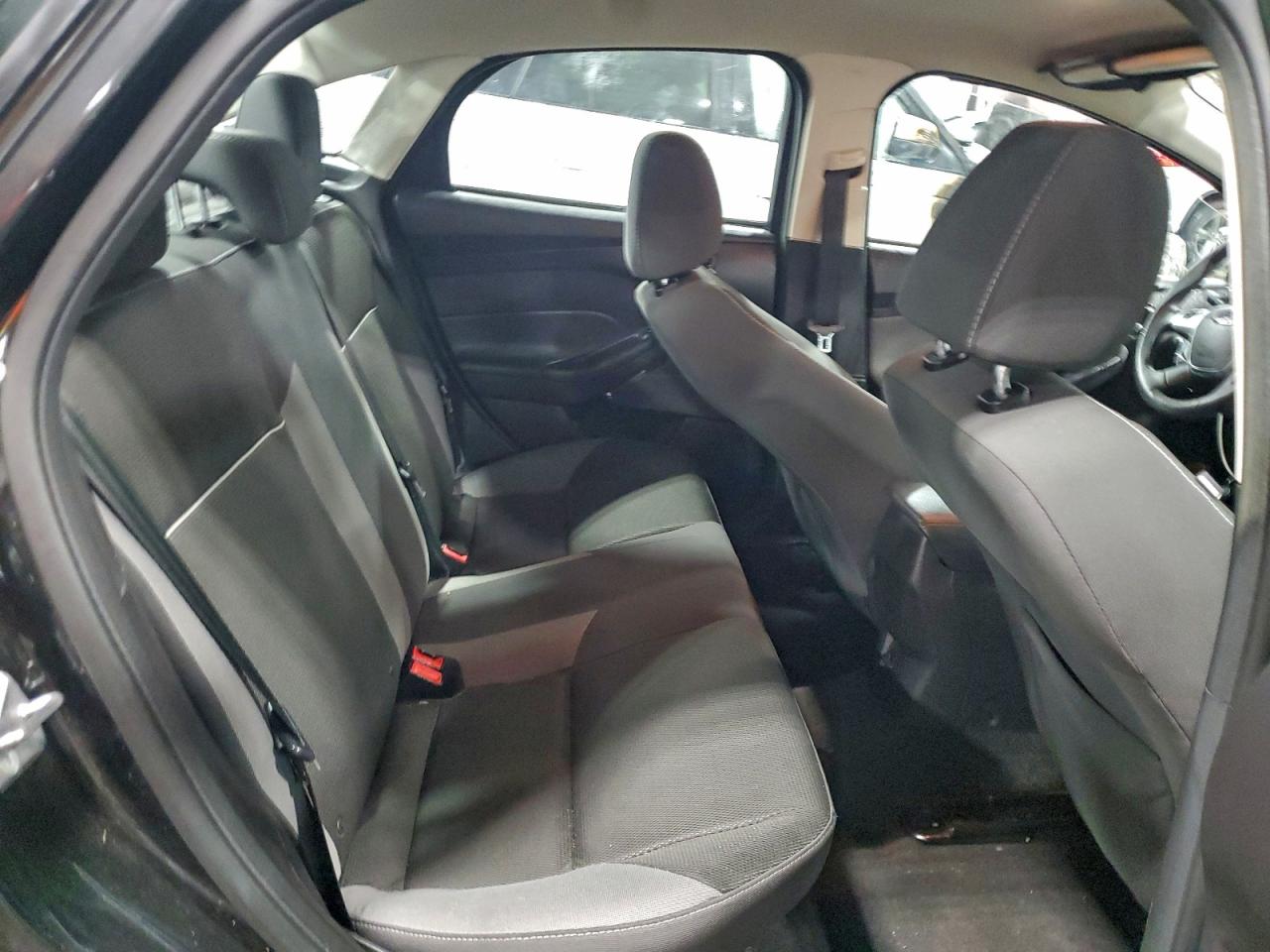 Ford Focus Se Image 12