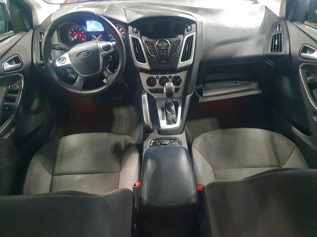 Ford Focus Se Image 8