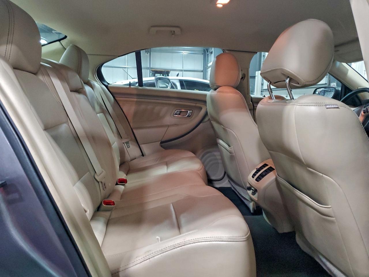 Ford Taurus Sel Image 9