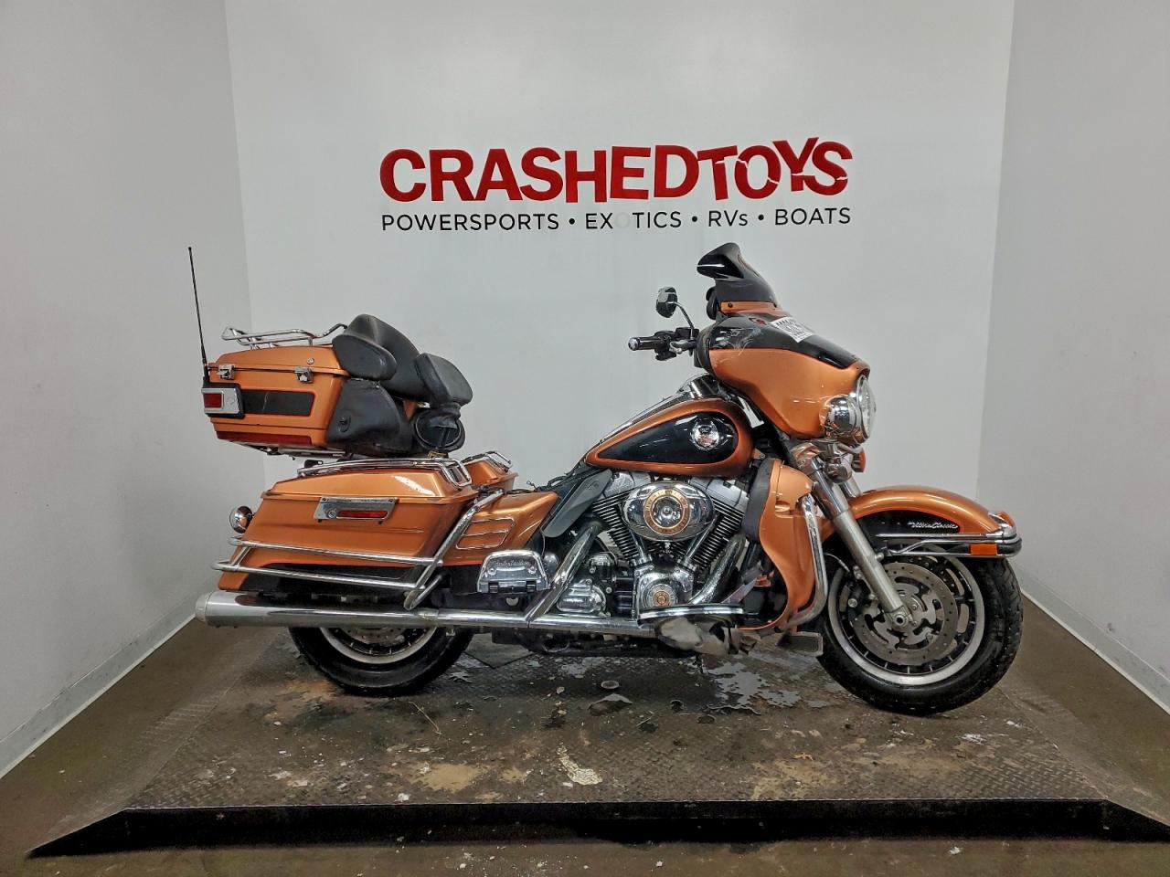 Harley-Davidson Flhtcui 10 105th Anniversary Edition Image 1