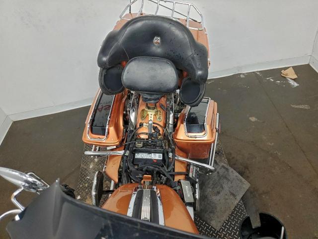 Harley-Davidson Flhtcui 10 105th Anniversary Edition Image 2