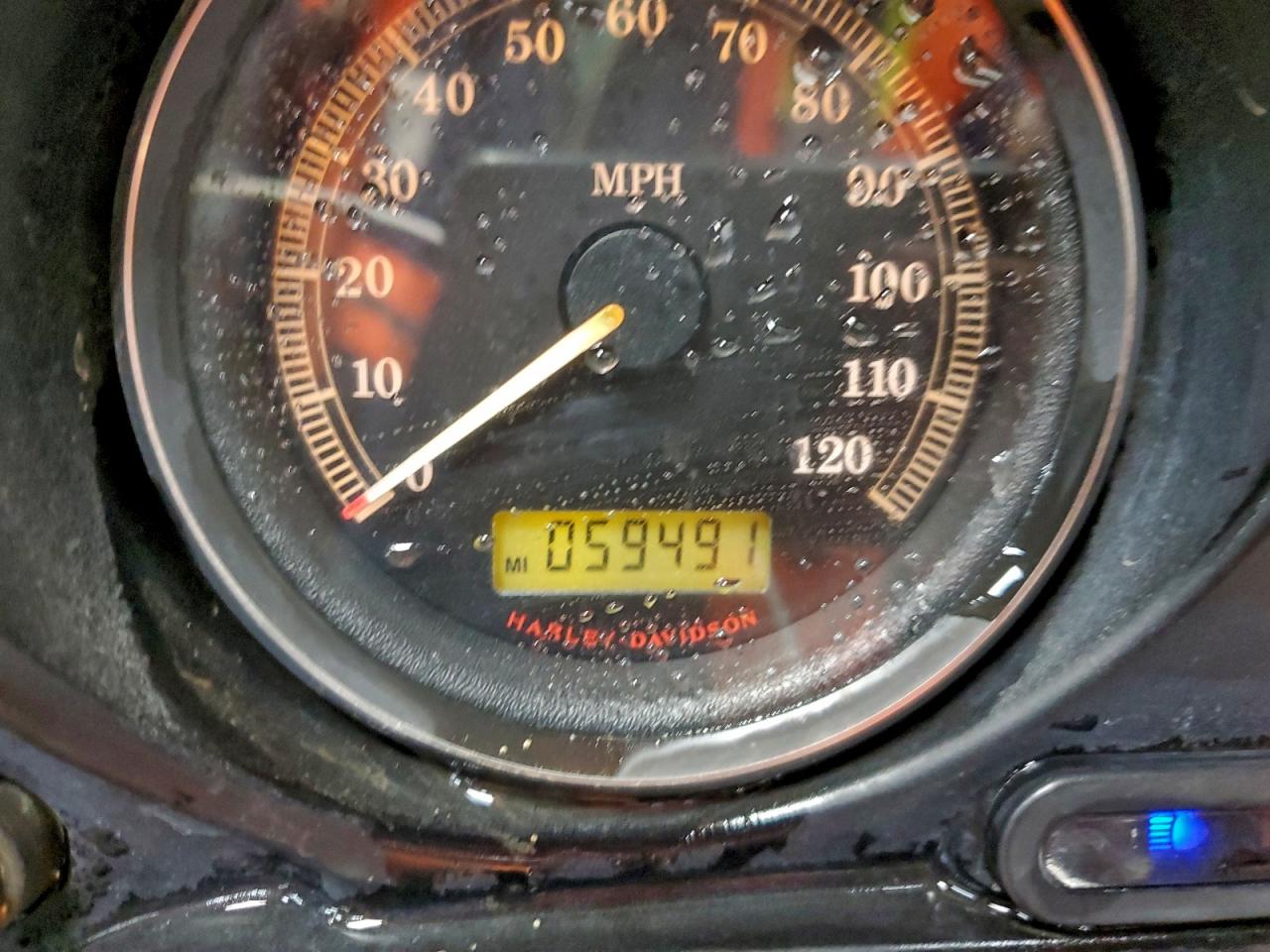 Harley-Davidson Flhtcui 10 105th Anniversary Edition Image 8