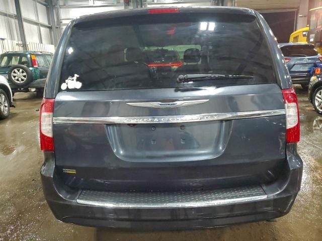 Chrysler Minivan Touring Image 5