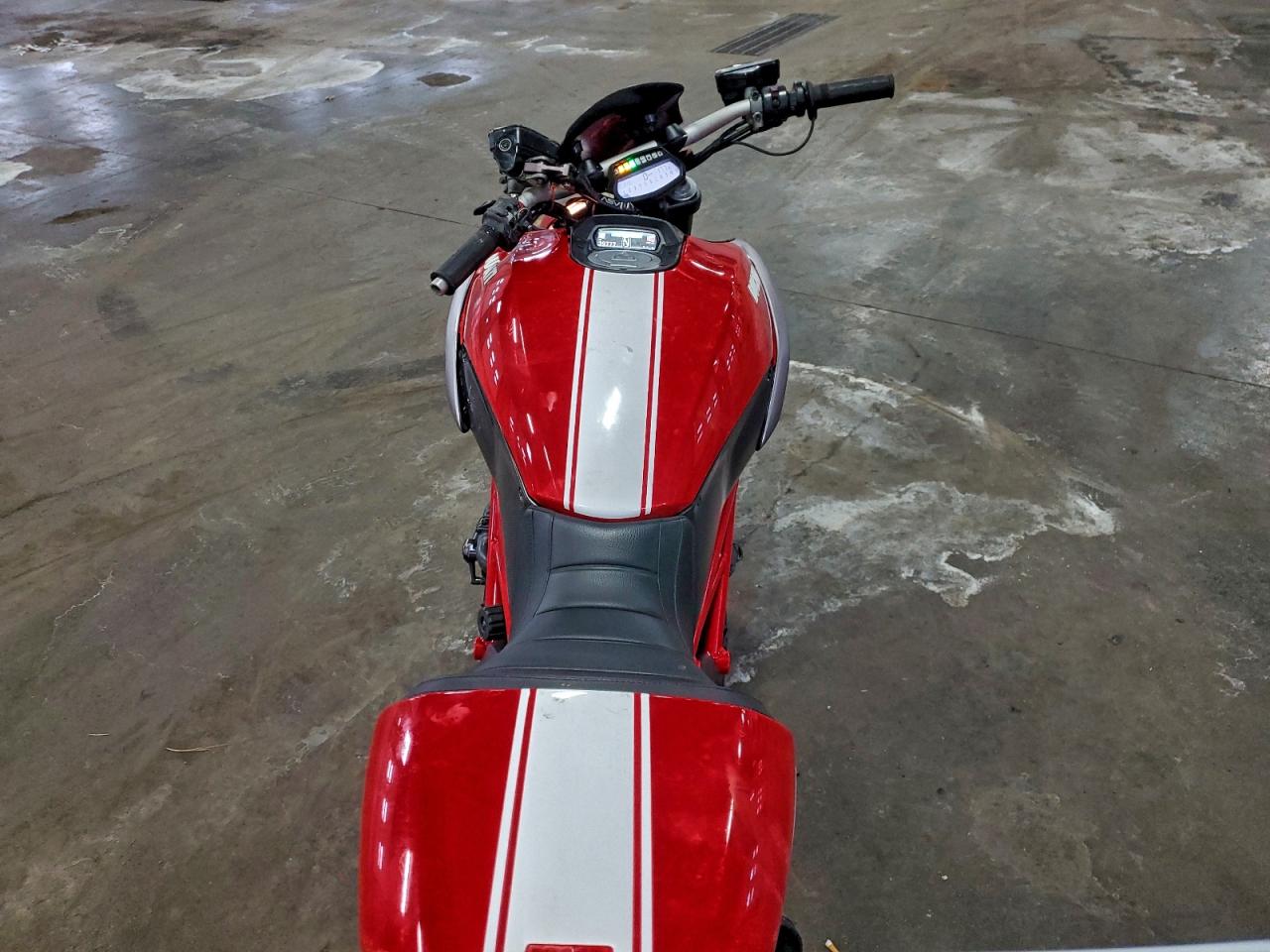 Ducati Diavel Image 7