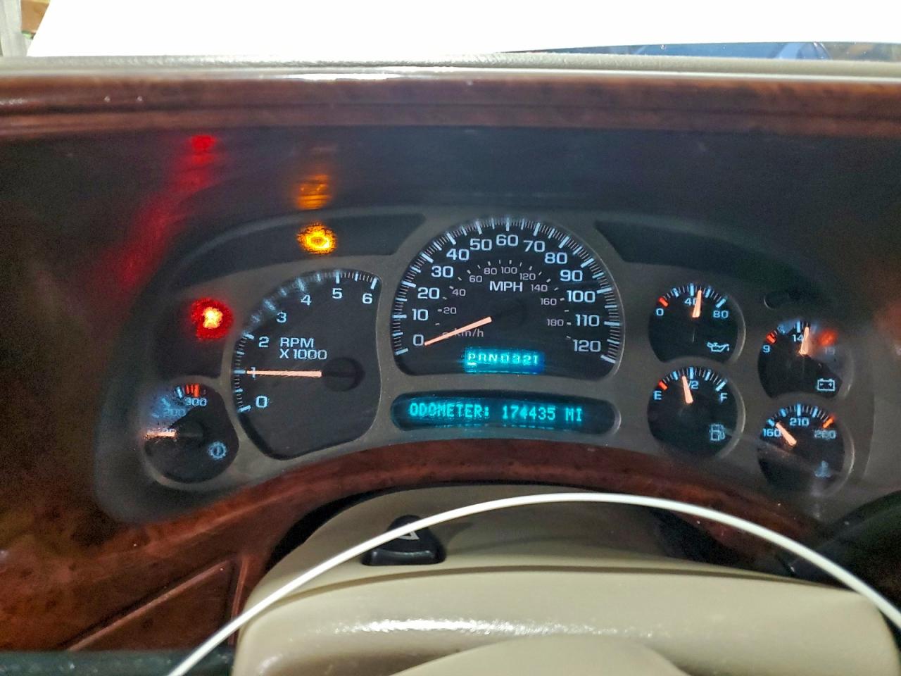 GMC Yukon Denali Image 11