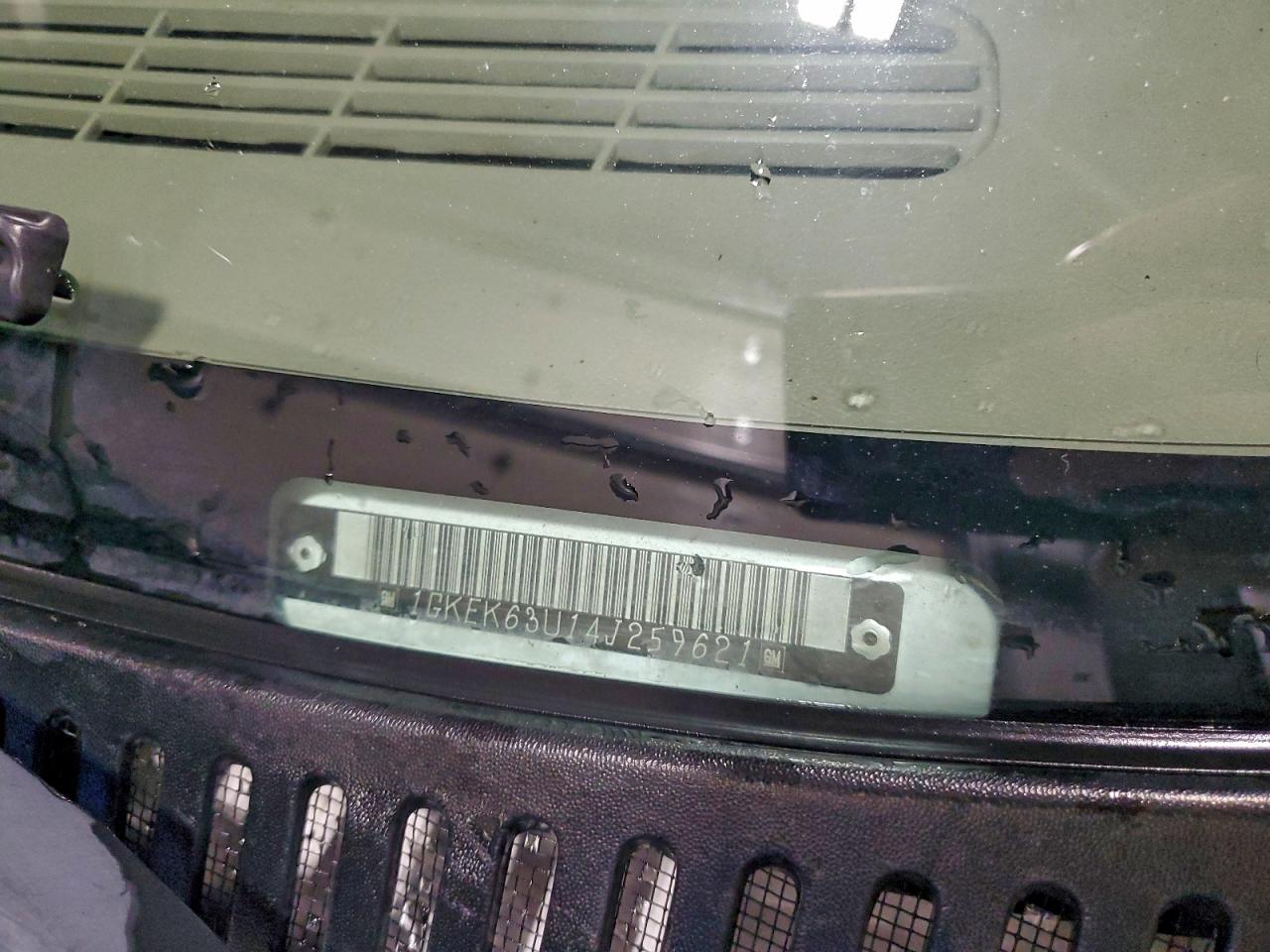 GMC Yukon Denali Image 9