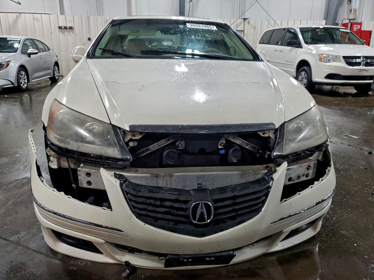 Acura RL Image 10