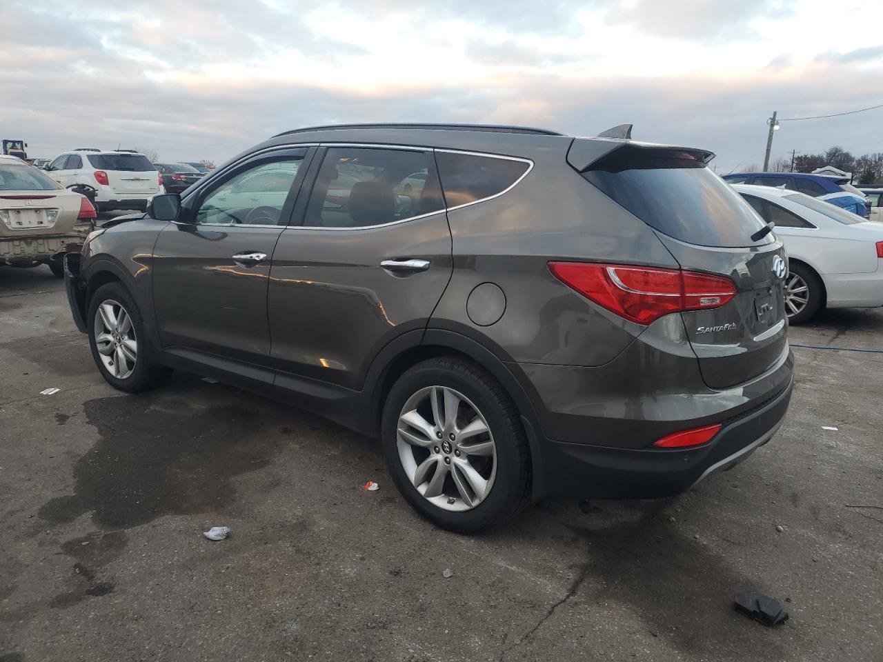 Hyundai SANTA FE Image 4