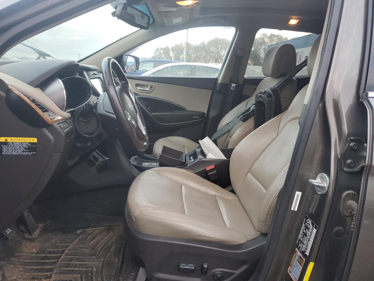 Hyundai SANTA FE Image 2