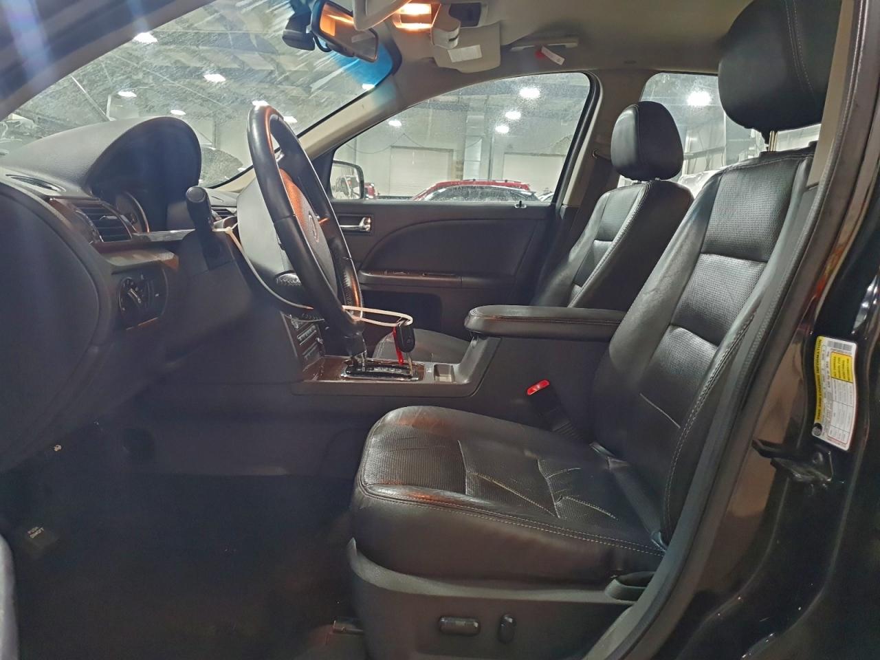 Ford Taurus Limited Image 11