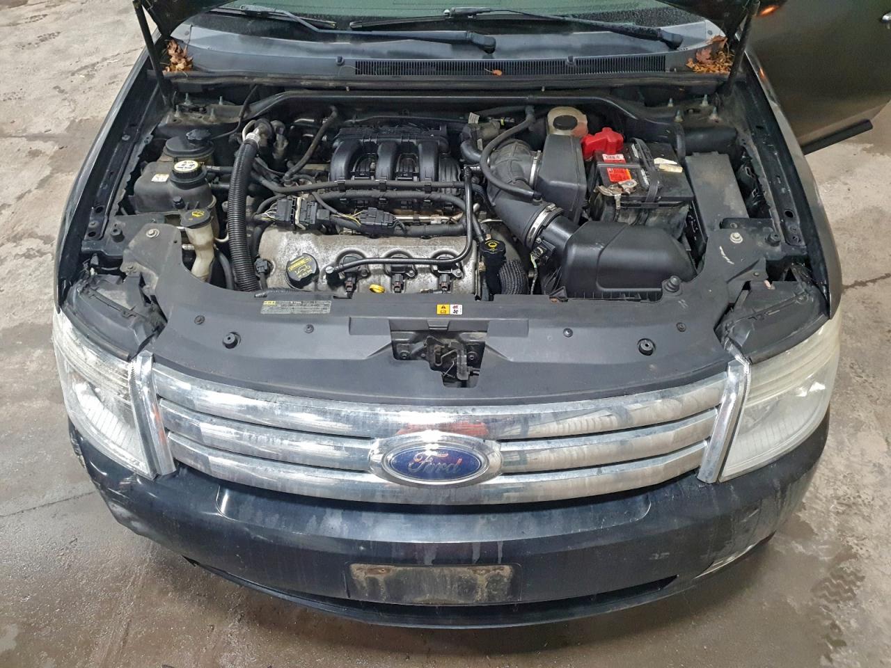 Ford Taurus Limited Image 10