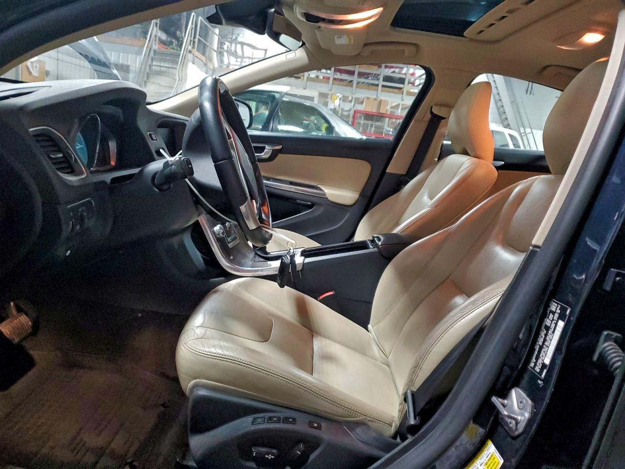 Volvo S60 Premier Image 3