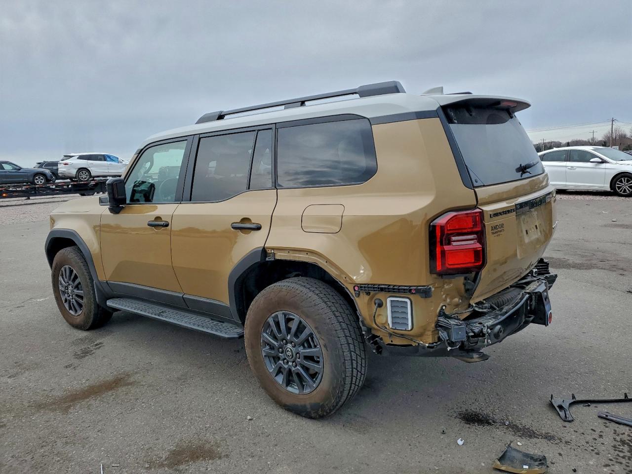 Toyota Land Cruis Base Image 12