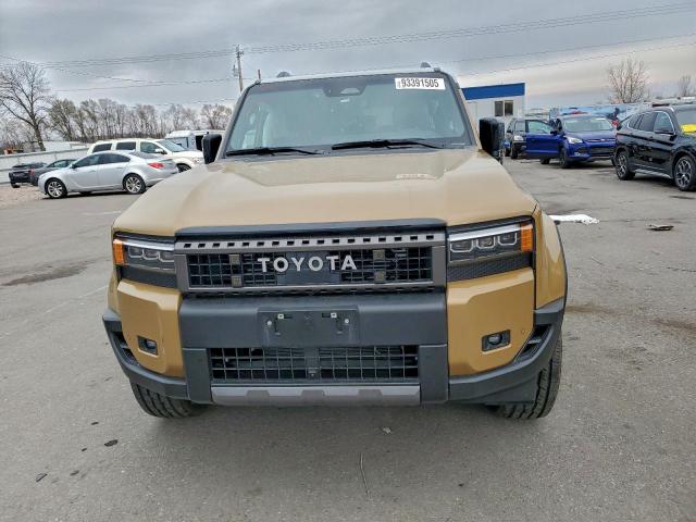 Toyota Land Cruis Base Image 8