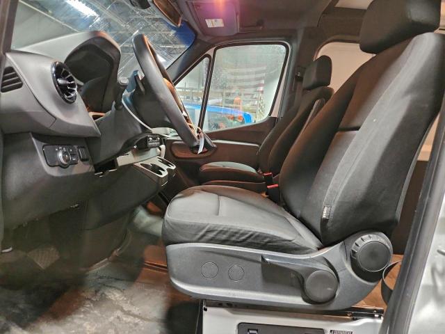 Freightliner Sprinter 2500/3500 Image 14