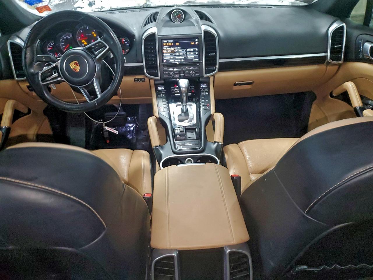 Porsche Cayenne Image 8